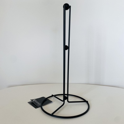 Suporte preto de metal para rolo de papel