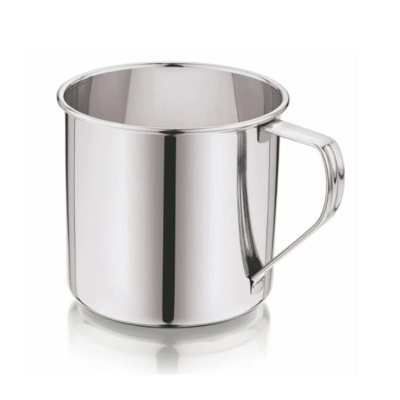 Caneca de metal prateada com asa