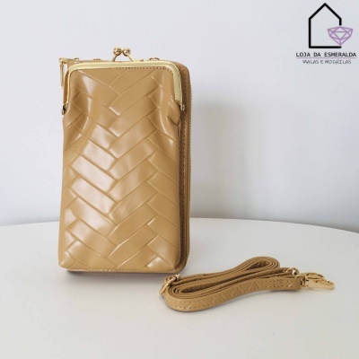 Bolsa castanha trançada com fecho dourado e correia destacável