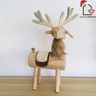 Estatueta decorativa de rena em madeira com chifres e crina
