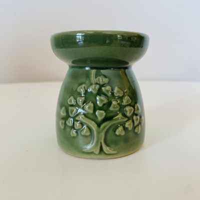 Aro cerâmico verde com relevo de árvore