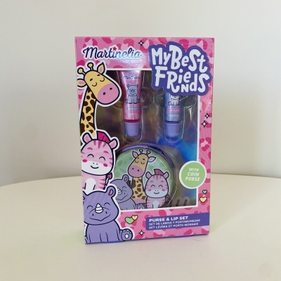 Conjunto Martinelia My Best Friends com bolsa e dois batons em embalagem rosa com desenhos de animais.