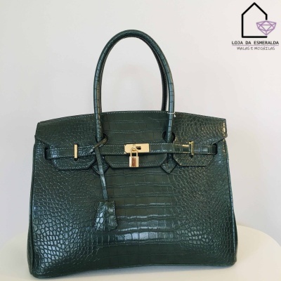 Mala de mão verde escuro textura crocodilo com fecho dourado e cadeado