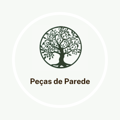 Logótipo com árvore verde e texto 'Peças de Parede' em castanho sobre fundo branco