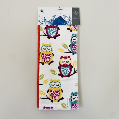 Pano de cozinha branco com corujas coloridas