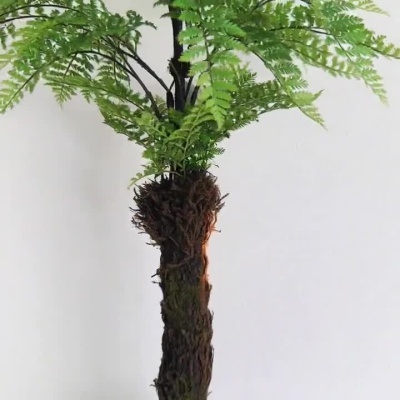 Árvore Decorativa Artificial com Tronco Alto – Folhagem Verde em Vaso Preto