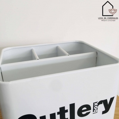 Organizador branco para talheres com texto Cutlery Box