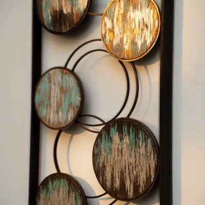 Quadro Decorativo em Metal com Círculos Artísticos – Arte de Parede Moderna