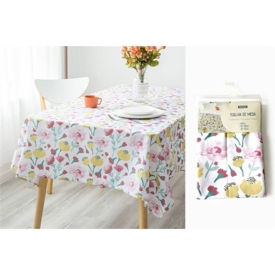 Toalha de mesa colorida com padrão floral e embalagem com etiqueta