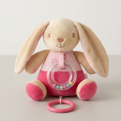 Pelúcia de coelho bege e rosa com argola e bolas coloridas