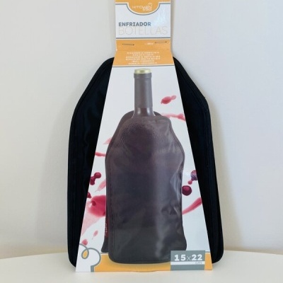 Enfriador de botellas preto com embalagem cartão branco e laranja