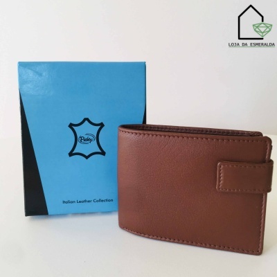 Carteira de couro castanho com fecho e caixa azul
