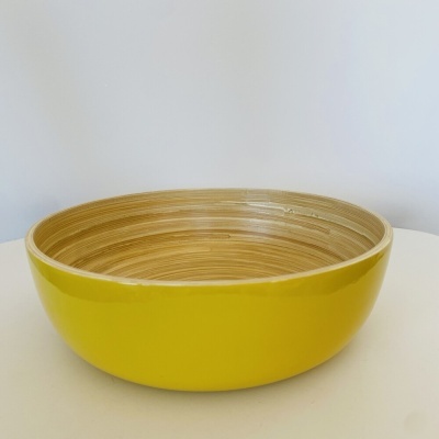 Taça de cozinha redonda amarela com interior de bambu