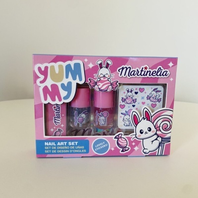 Conjunto Martinelia Yummy para decoração de unhas com verniz e autocolantes em embalagem rosa