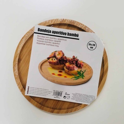 Bandeja redonda de bambu para aperitivos com etiqueta branca