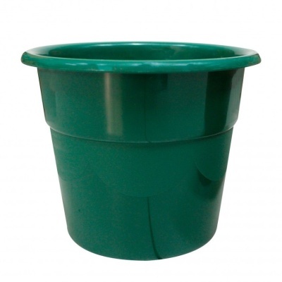 Vaso de plástico verde com borda reforçada