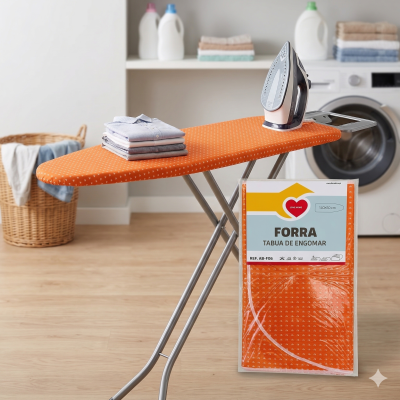 Prancha de engomar com capa laranja com padrão branco e ferro de passar em ambiente de lavandaria