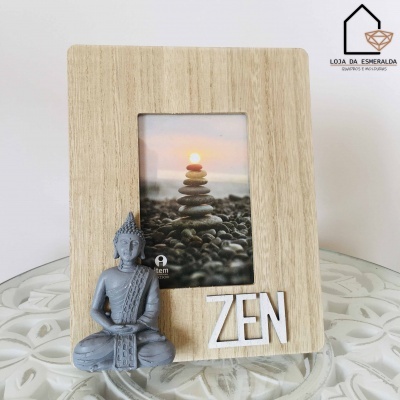Porta-retratos de madeira com estátua de Buda e texto ZEN