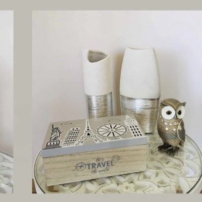 🏺 Vaso Decorativo Prateado e Creme com Acabamento Texturado