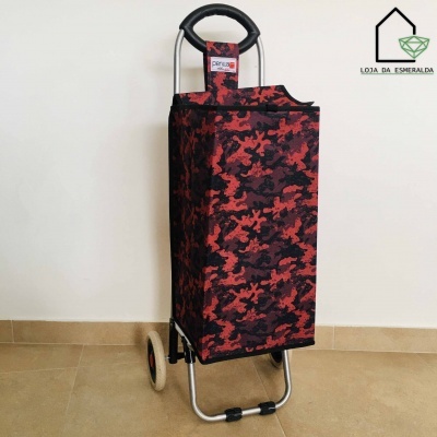 Carrinho de compras com saco vermelho e preto camuflado
