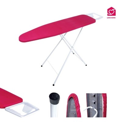 Tábua de engomar vermelha com estrutura branca e detalhes