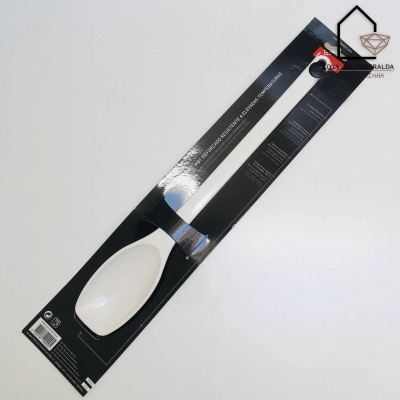 Colher de silicone branca com cabo metálico prateado em embalagem preta sobre fundo branco