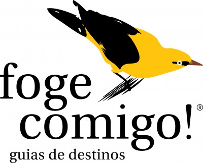 Logótipo com pássaro amarelo e preto e texto 'foge comigo! guias de destinos'