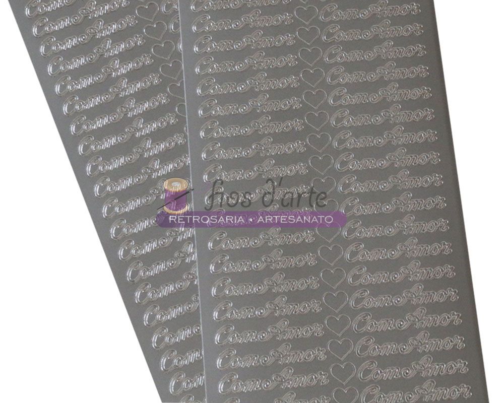 Adesivos prateados com texto e corações em folha transparente