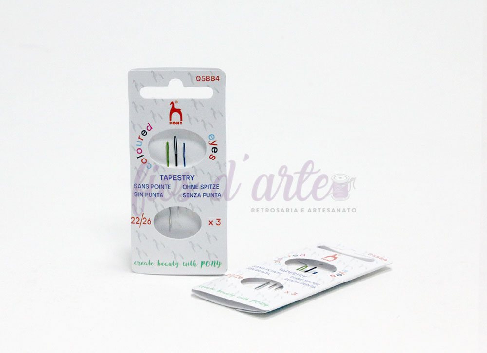 Embalagem branca com agulhas de tapeçaria coloridas da marca PONY