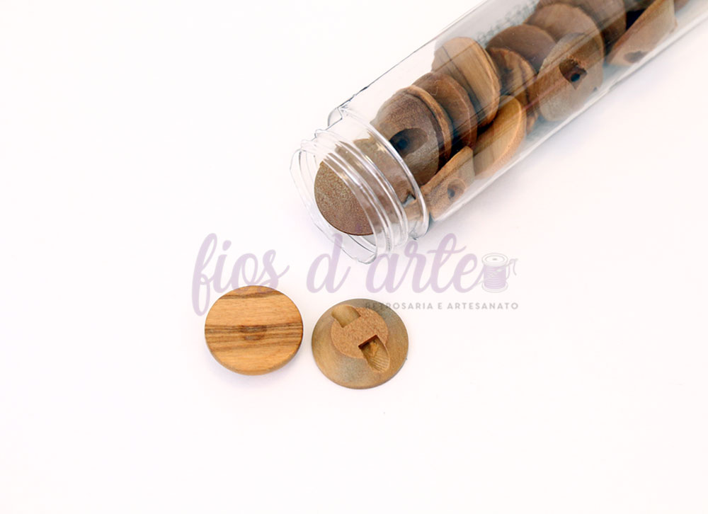 Botão redondo madeira natural (Tam 12 a 22mm) Botões redondos de madeira clara dentro de tubo plástico transparente