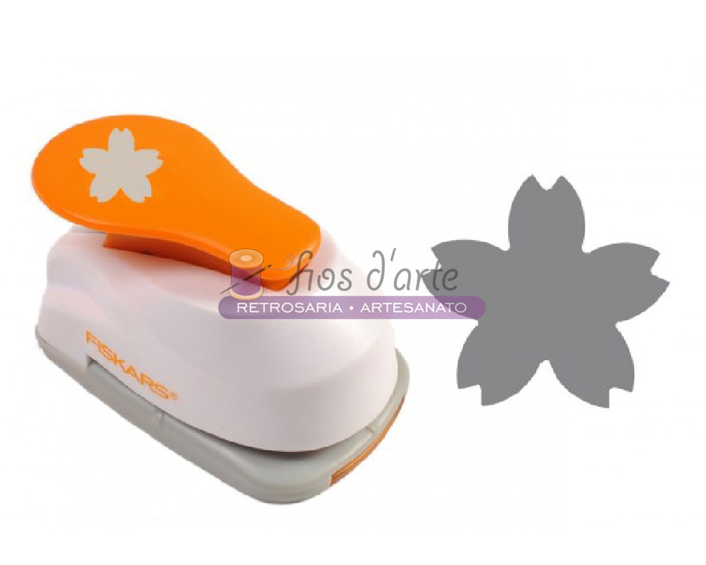 Furador Roseira brava (Fiskars) - 19mm Perfurador de papel Fiskars branco e laranja com forma de flor