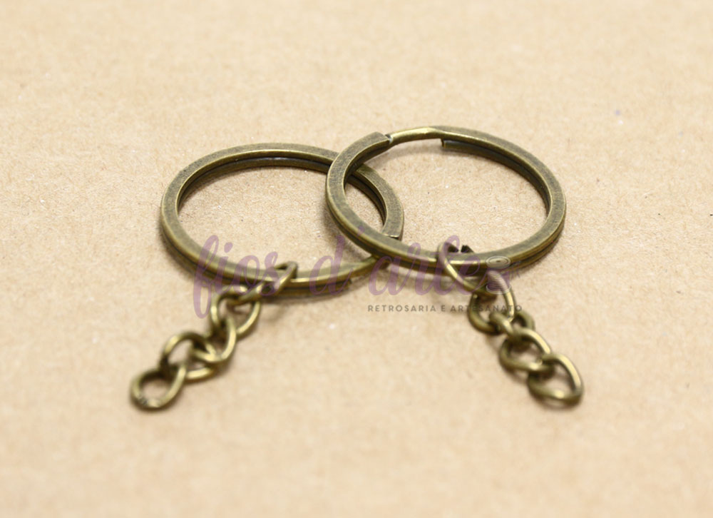 Par de argolas para chaveiro em metal bronze com corrente curta