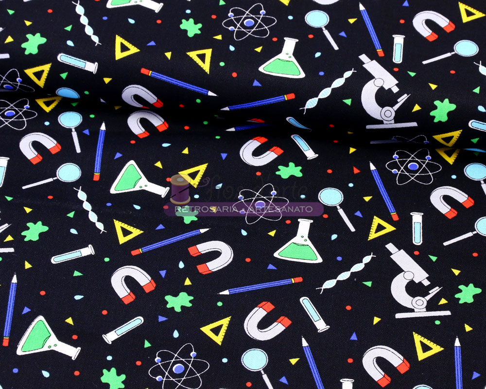 Tecido Top of the class (Blank Quilting) - Ciência Tecido preto com padrão colorido de ícones científicos variados