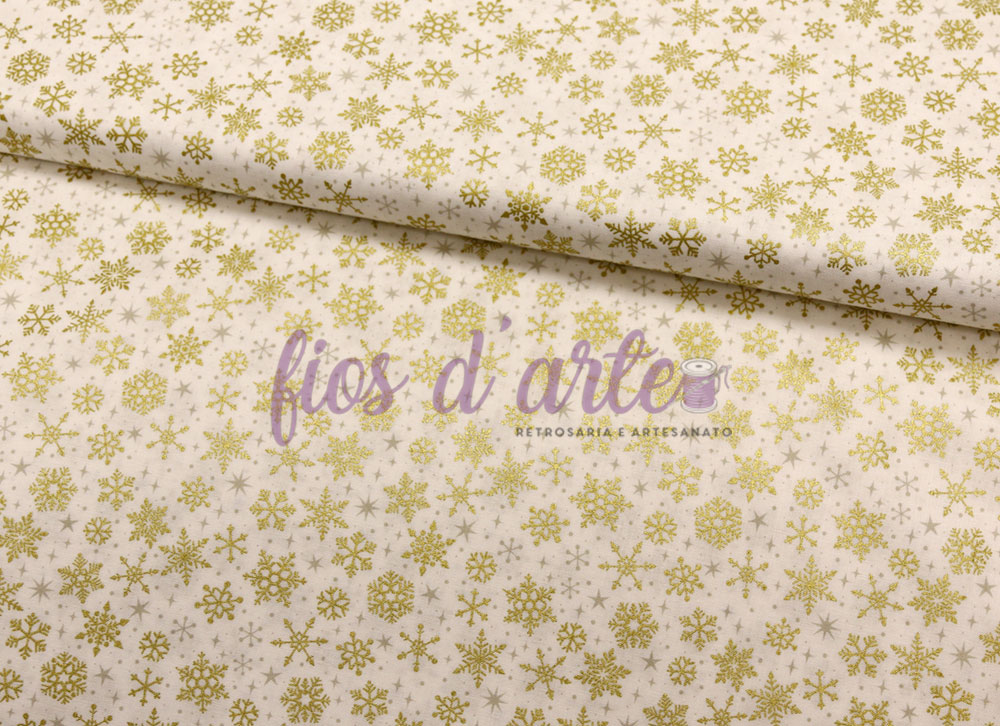 Tecido branco com flocos de neve dourados e texto roxo impresso