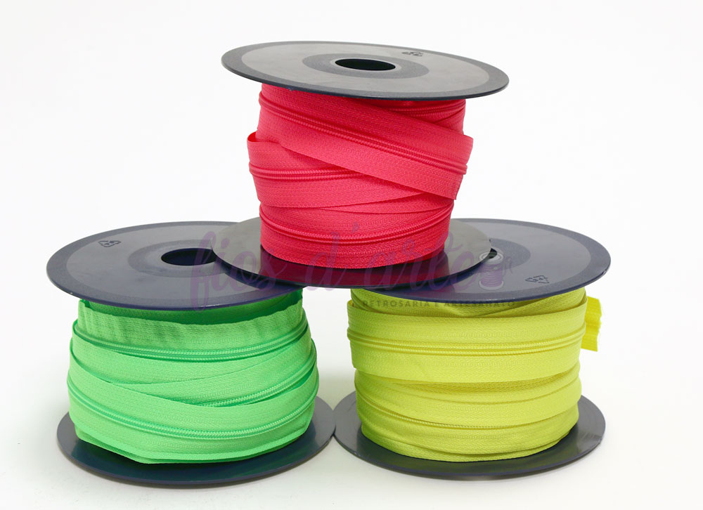 Fecho a metro malha 3 (Cose) - fluorescentes Três carretéis de fita zíper em cores rosa, verde e amarelo