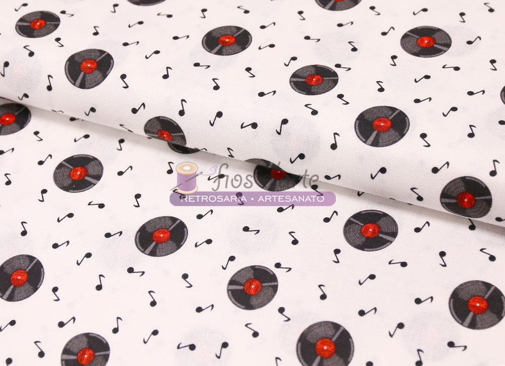 Tecido Diners's n Drive-in (Blank Quiltinhg) - Discos e notas musicais Tecido branco com padrão de discos de vinil e notas musicais