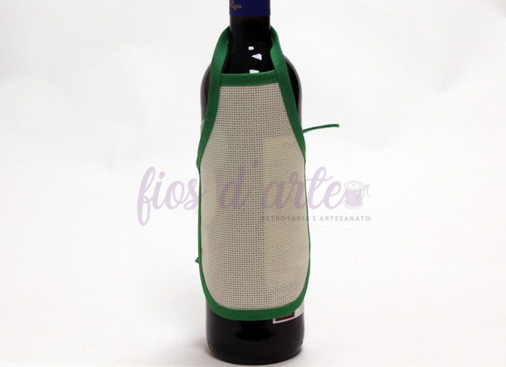 Avental para garrafa para bordar ponto cruz (quadrilé cru) - 13x17,5cms Garrafa de vinho com avental pequeno em tecido bege e verde