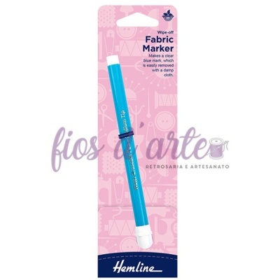 Marcador de tecido azul em embalagem de cartão cor-de-rosa com texto e ilustrações