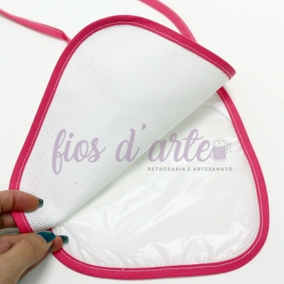 Babete para bebé branco e rosa