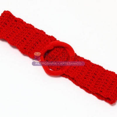 Elástico de cabelo vermelho em croché com fivela circular