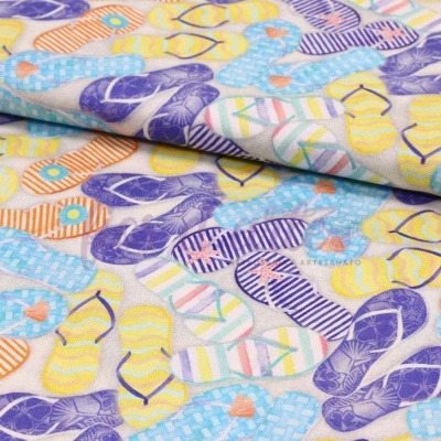 Tecido estampado com chinelos coloridos sobre fundo branco