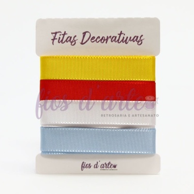 Conjunto de fitas decorativas amarelo, vermelho e azul claro em cartão branco com texto
