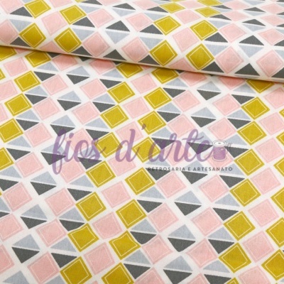 Tecido com padrão de losangos em amarelo, rosa, cinza e branco, com texto 'fio danta'