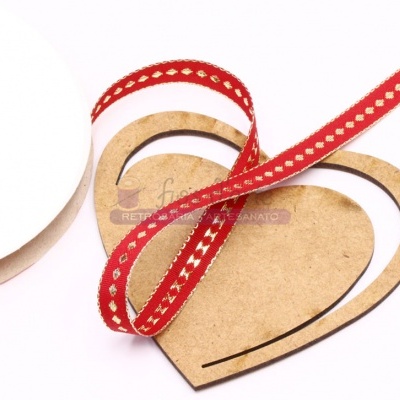 Fita decorativa vermelha com padrão de pontos brancos e corações de cartão castanho