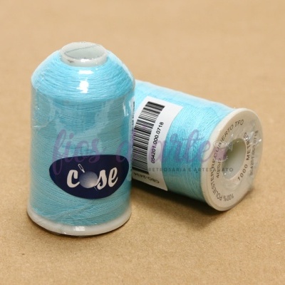 Dois cones de linha azul clara sobre superfície castanha