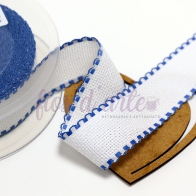 Rolo de fita branca com borda azul