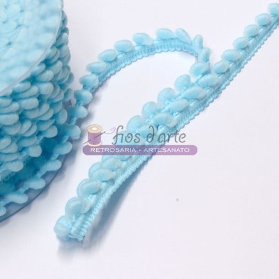Fita decorativa azul clara com bolinhas felpudas