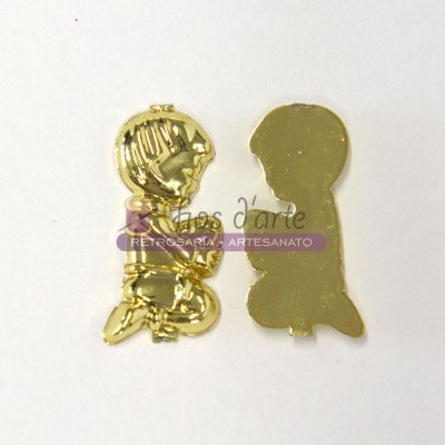 Pendentes dourados em forma de criança a rezar com etiqueta semitransparente