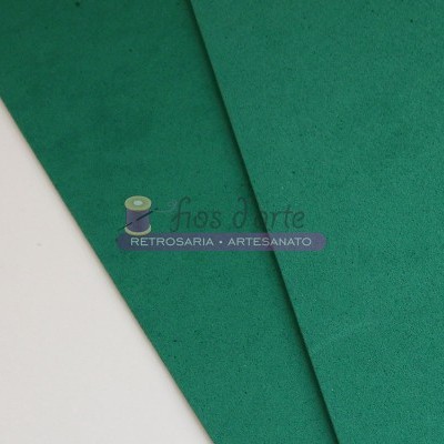 Tecido verde com textura suave e logótipo visível