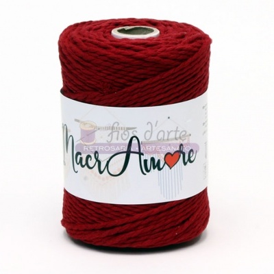 Fio de algodão vermelho espesso com etiqueta MacrAmore